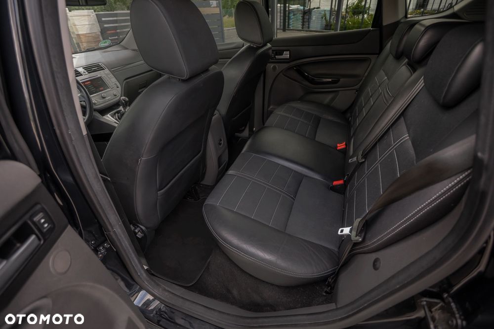 Ford Kuga 2.0 TDCi 2x4 Titanium - 35
