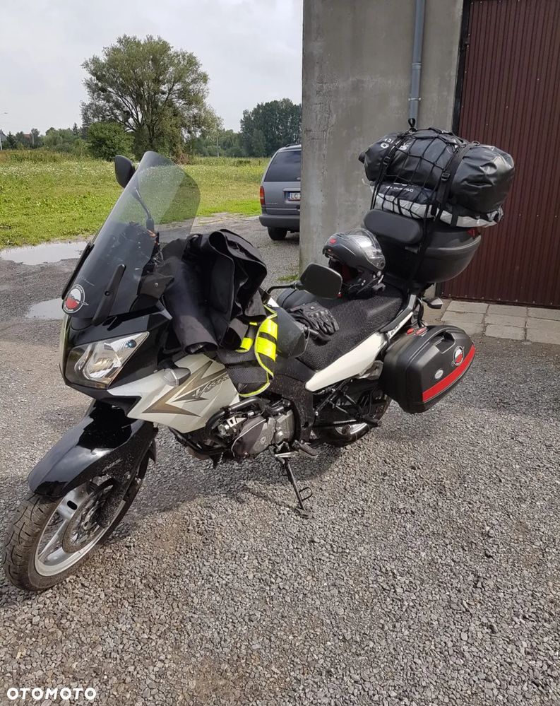 Suzuki V-STROM - 1