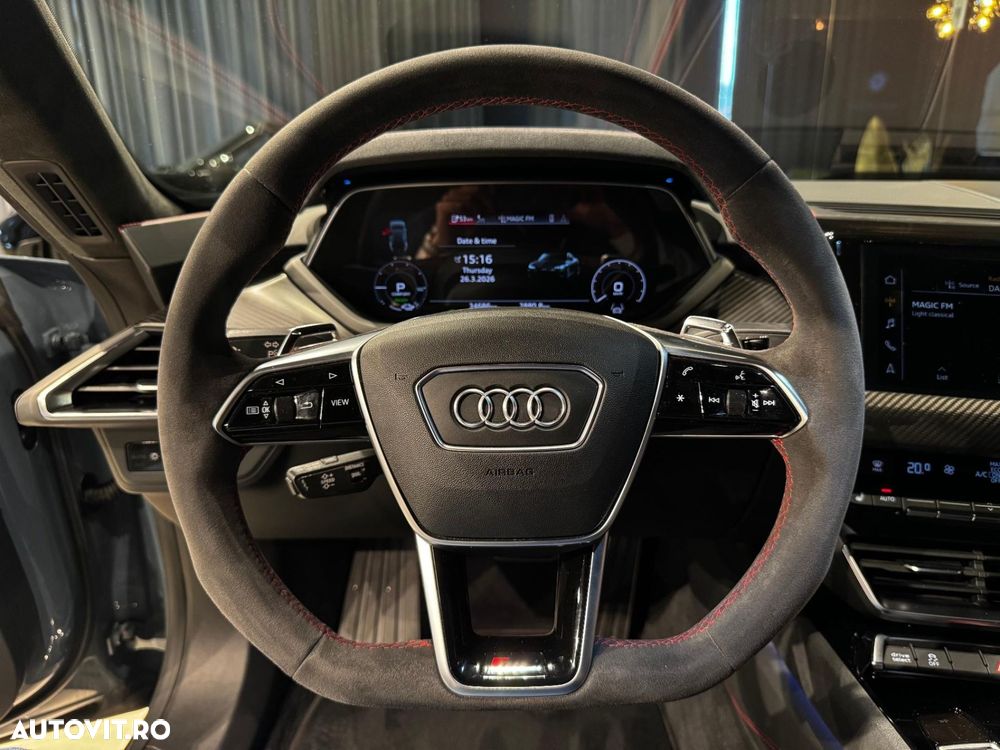 Audi e-tron GT RS quattro - 24