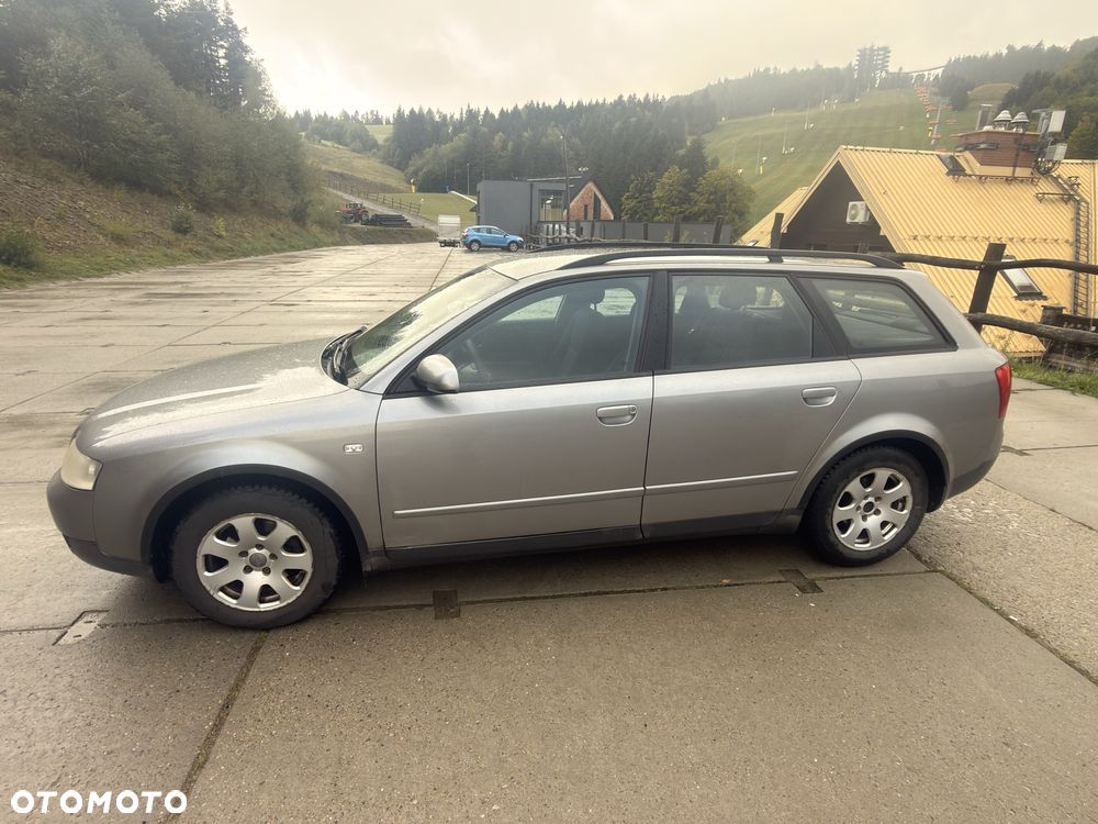 Audi A4 Avant 2004 photo 2