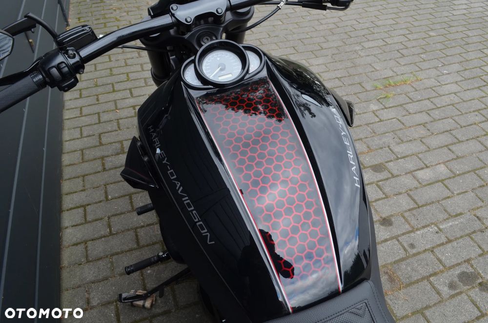 Harley-Davidson V-Rod Night Rod - 14