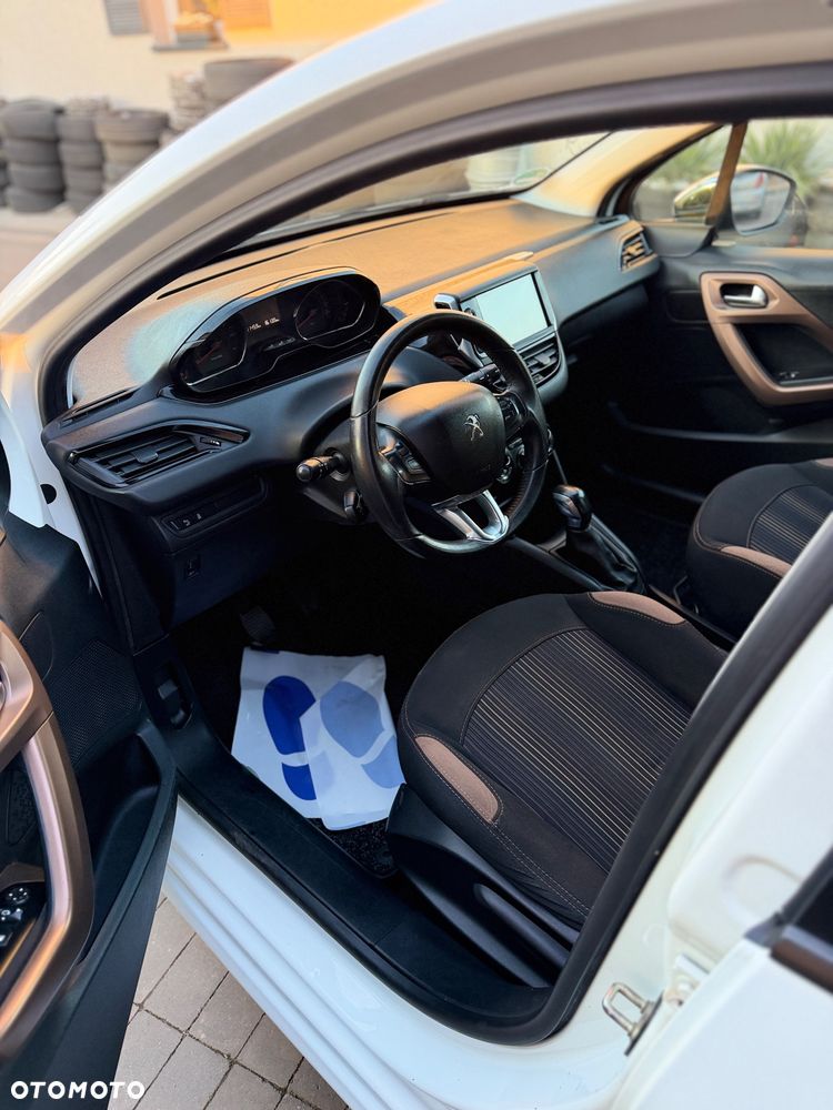 Peugeot 208 82 VTI Allure - 20