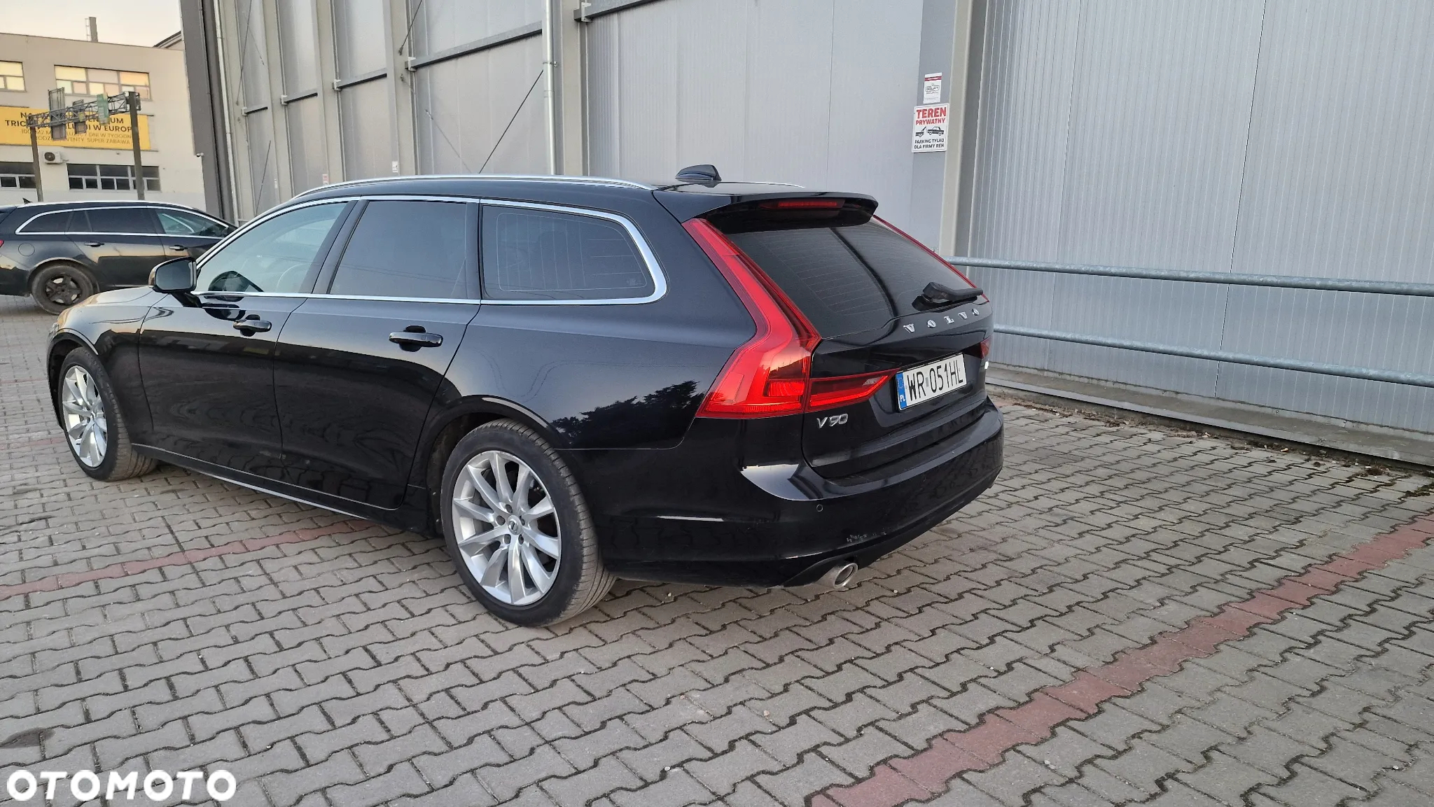 Volvo V90 D4 Momentum - 11