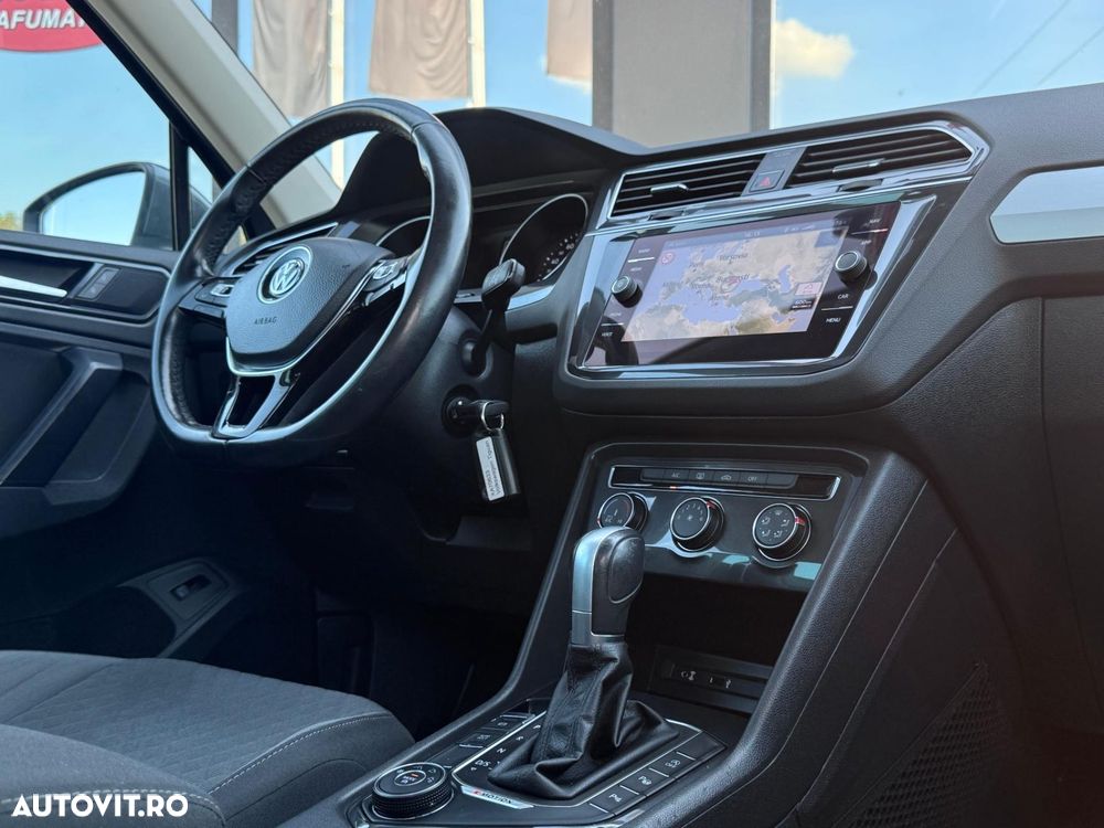 Volkswagen Tiguan - 11