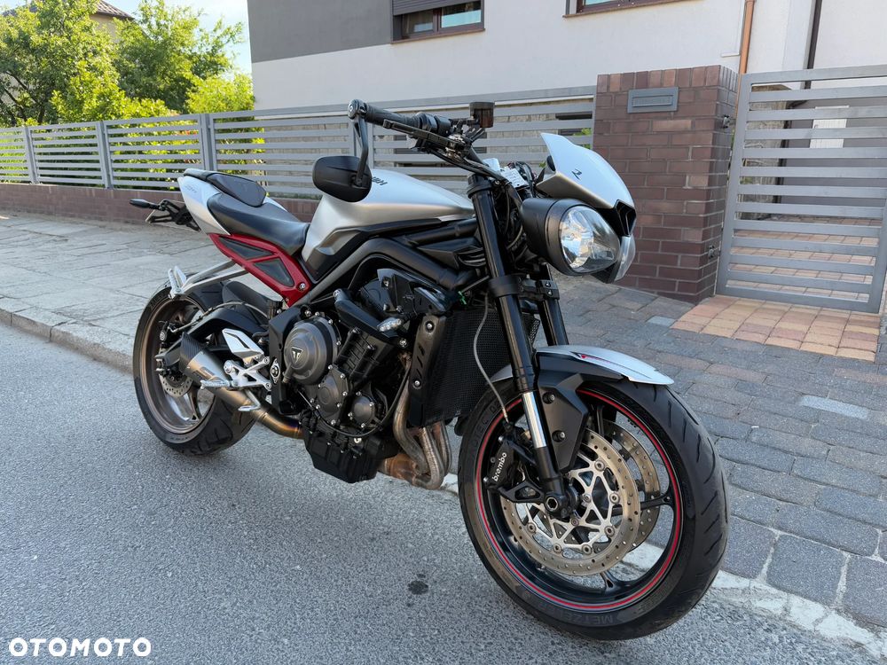Triumph Street Triple - 1