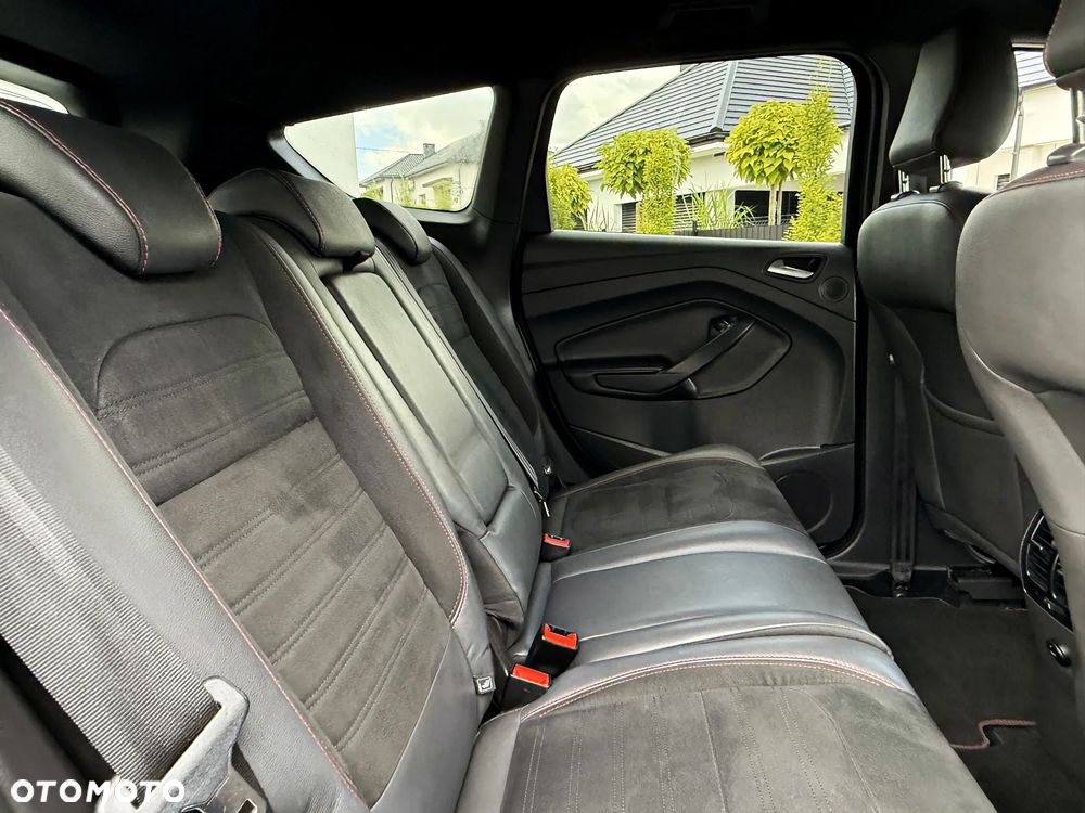 Ford Kuga 1.5 EcoBoost 2x4 ST-Line - 18