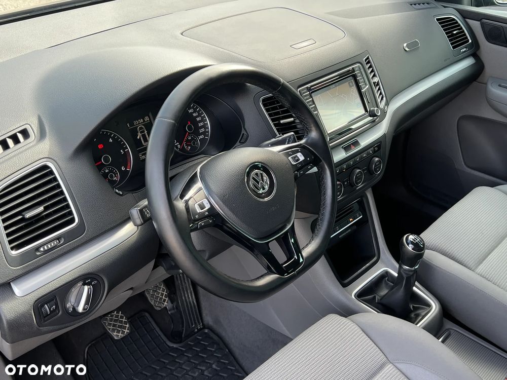Volkswagen Sharan 2.0 TDI (BlueMotion Technology) Comfortline - 16