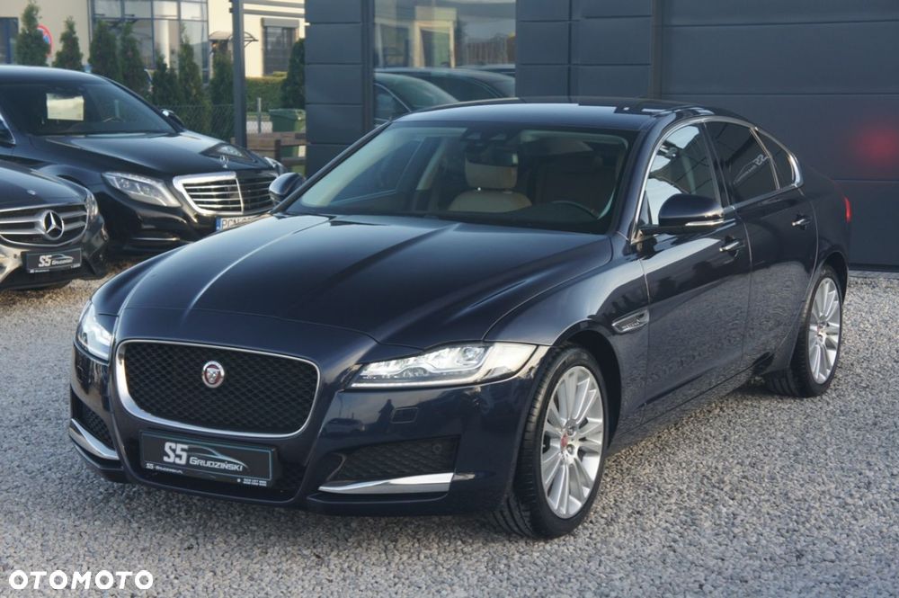 Jaguar XF - 4