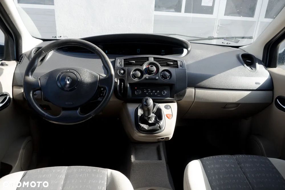 Renault Scenic 1.6 16V Authentique - 11