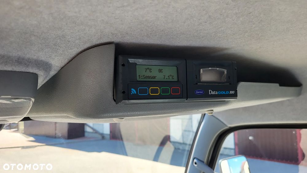 Mitsubishi Canter Fuso /Chłodnia/Mroźnia/kontener/ Izoterma/ Agregat Thermo King 450 e / Winda DHOLLANDIA 1500 KG / Mały przebieg tylko 91 tys Polski Salon ! - 27