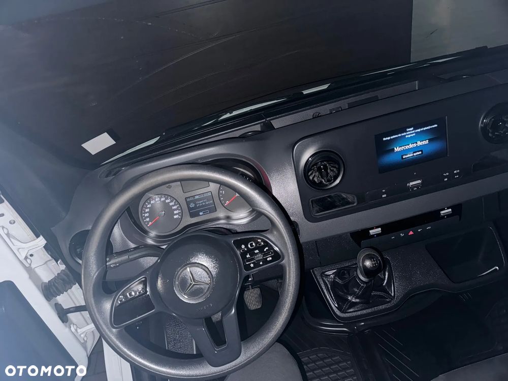 Mercedes-Benz Sprinter - 23
