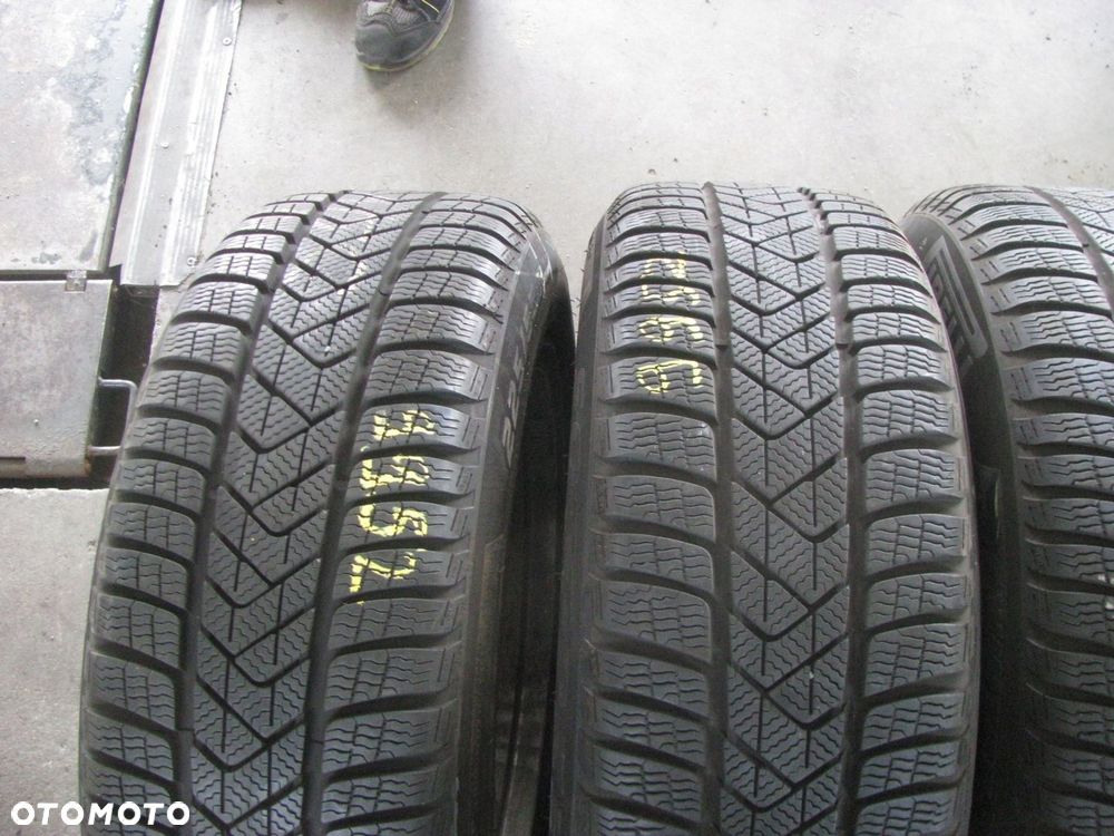 Opona zimowa Pirelli Winter SottoZero 3 225/55R17 97 H - 2