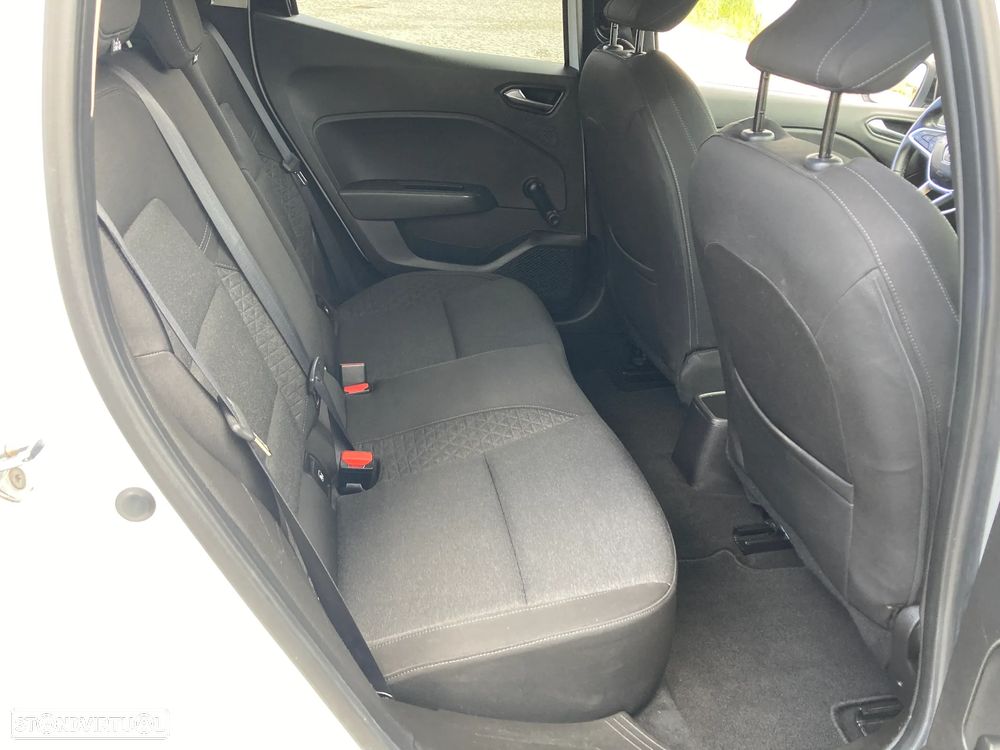 Renault Clio TCe 100 EXPERIENCE - 32