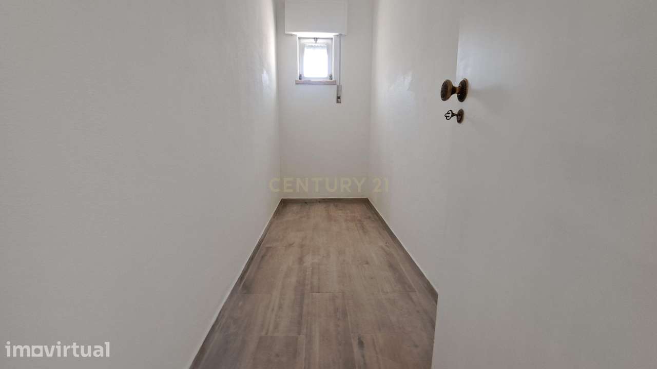 Andar de moradia T2 renovado em Palmela - Grande imagem: 2/14