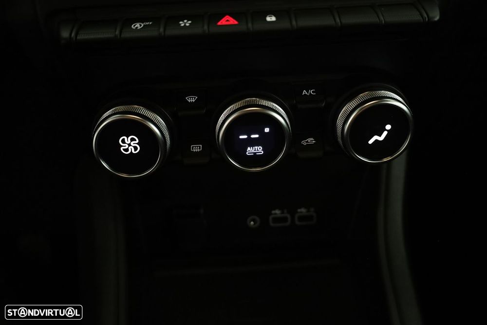 Renault Captur 1.0 TCe Techno Bi-Fuel - 13