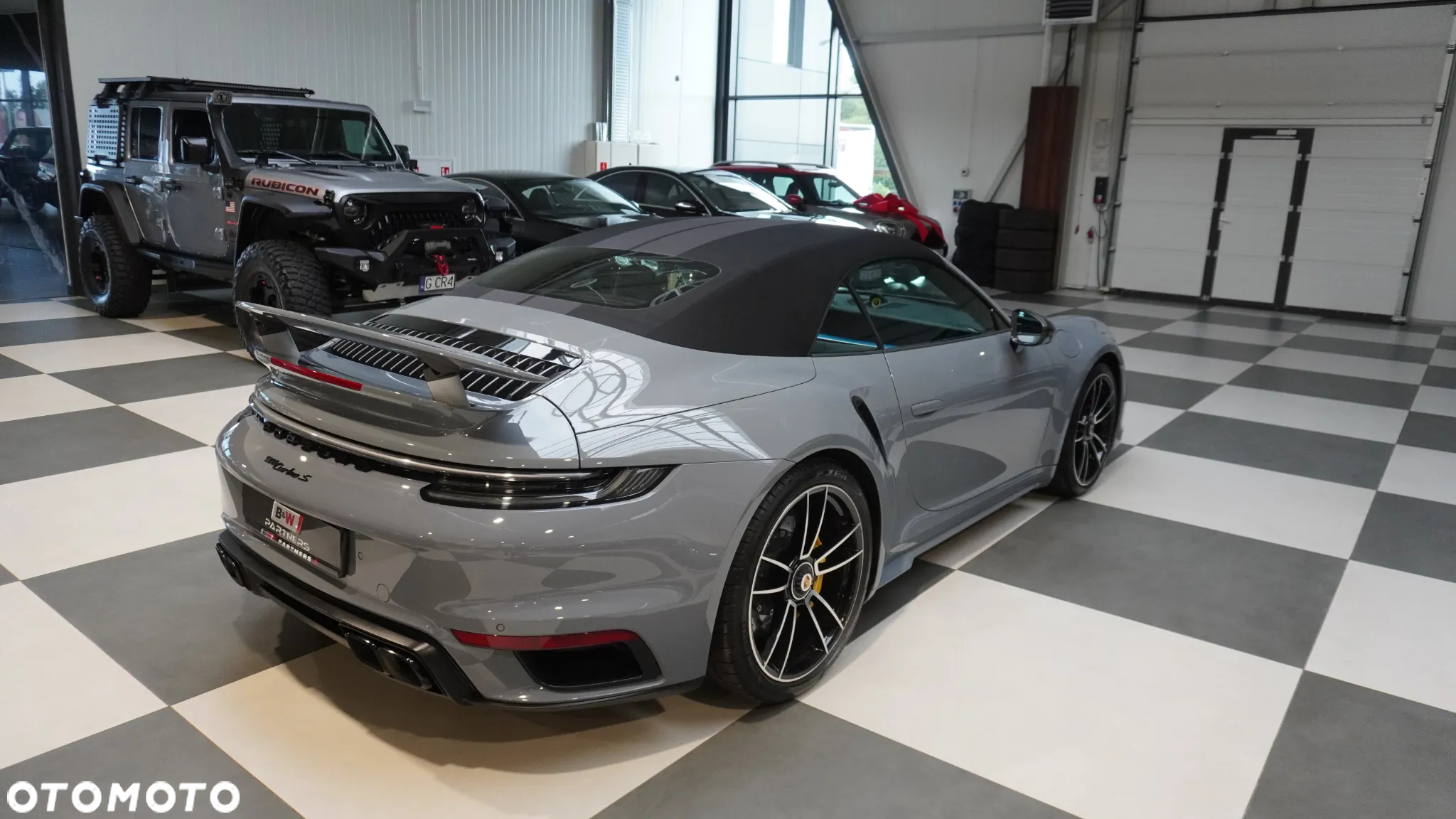 Porsche 911 Carrera Turbo S Cabrio - 12