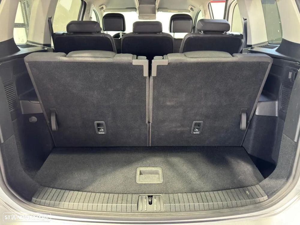 VW Touran 2.0 TDI Confortline - 29