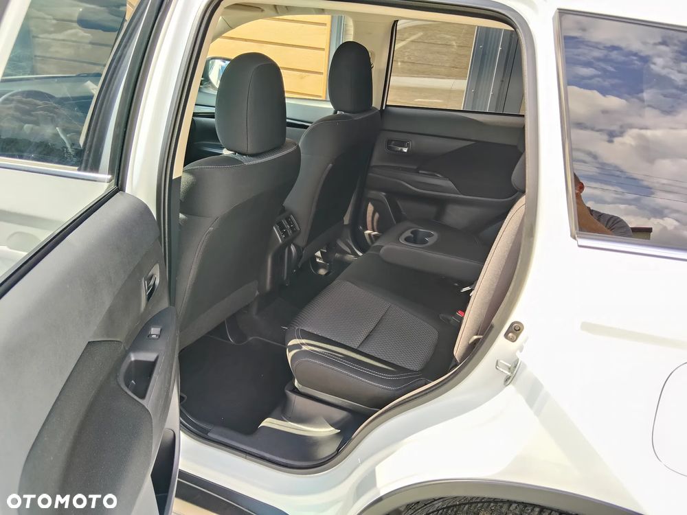 Mitsubishi Outlander 2.0 2WD CVT Spirit+ - 23