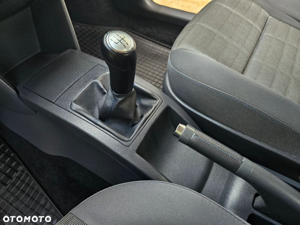 Volkswagen Polo 1.4 Tour - 26