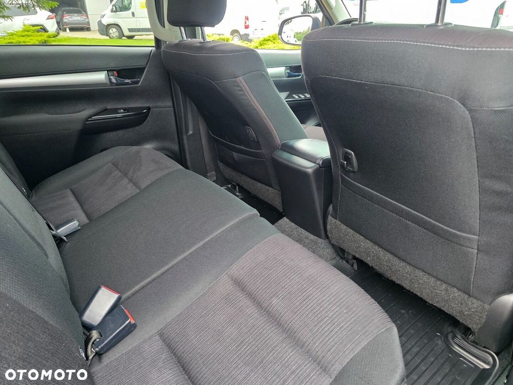 Toyota Hilux 2.4 D-4D Double Cab SR5 4x4 - 30