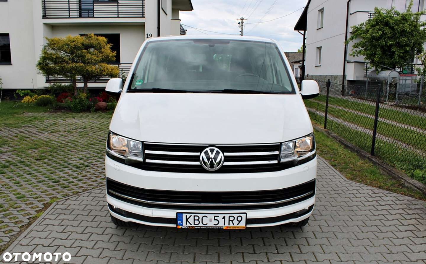 Volkswagen Caravelle - 2