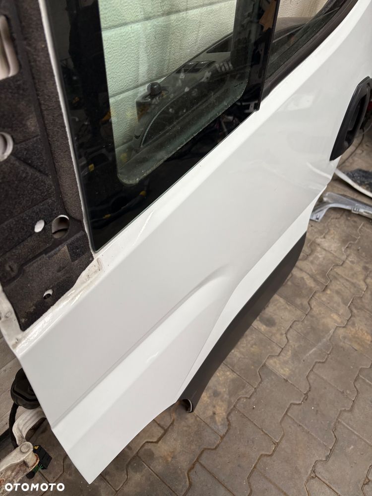 Iveco Daily drzwi lewe kompletne 50105 2014- - 3