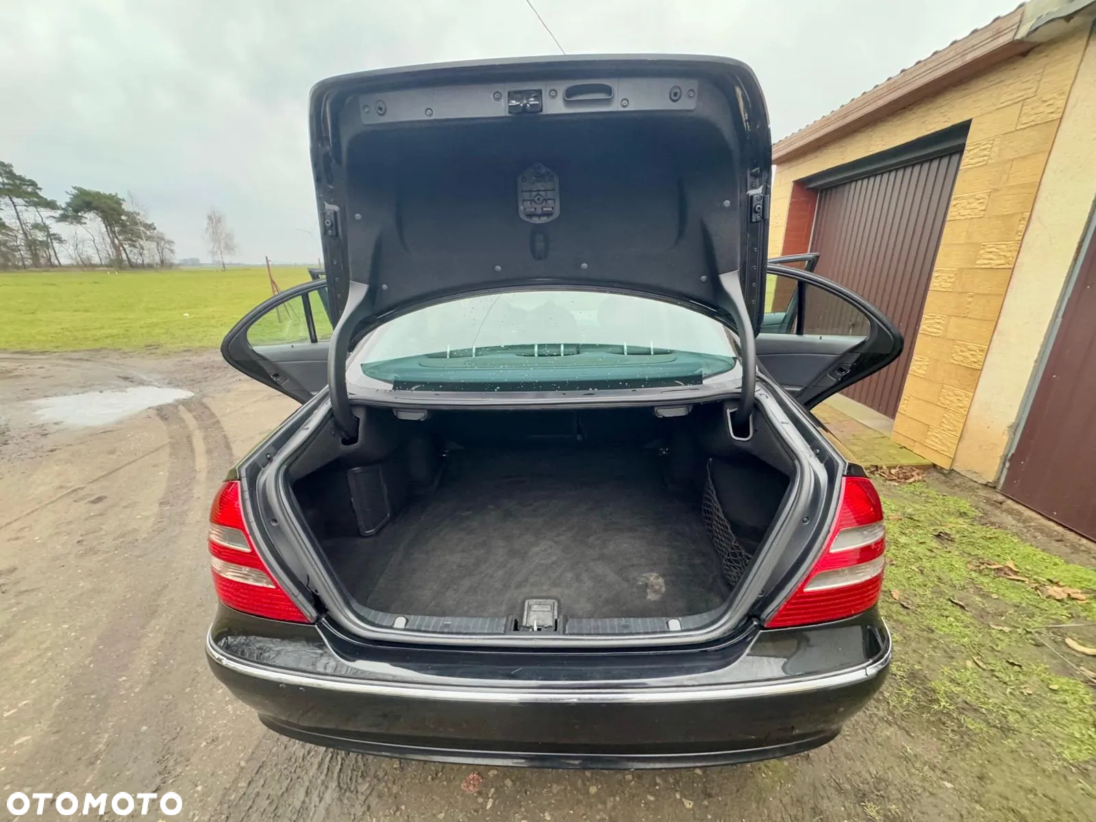 Mercedes-Benz Klasa E - 32