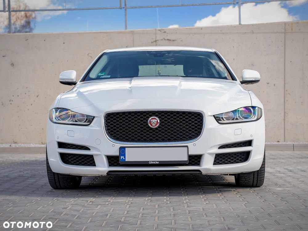 Jaguar XE 20d Pure - 5
