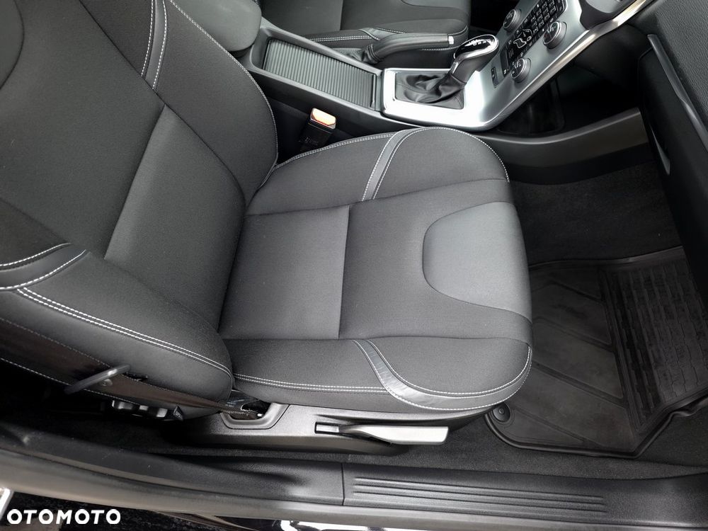 Volvo V40 D3 Drive-E Momentum - 12