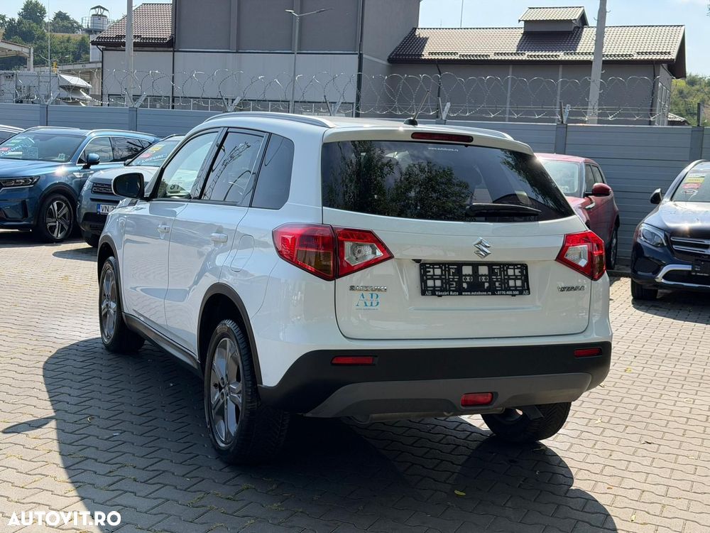 Suzuki Vitara 1.6 DDIS 4X4 Luxus - 3