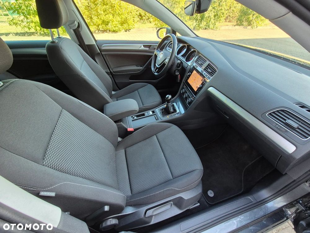 Volkswagen Golf - 14