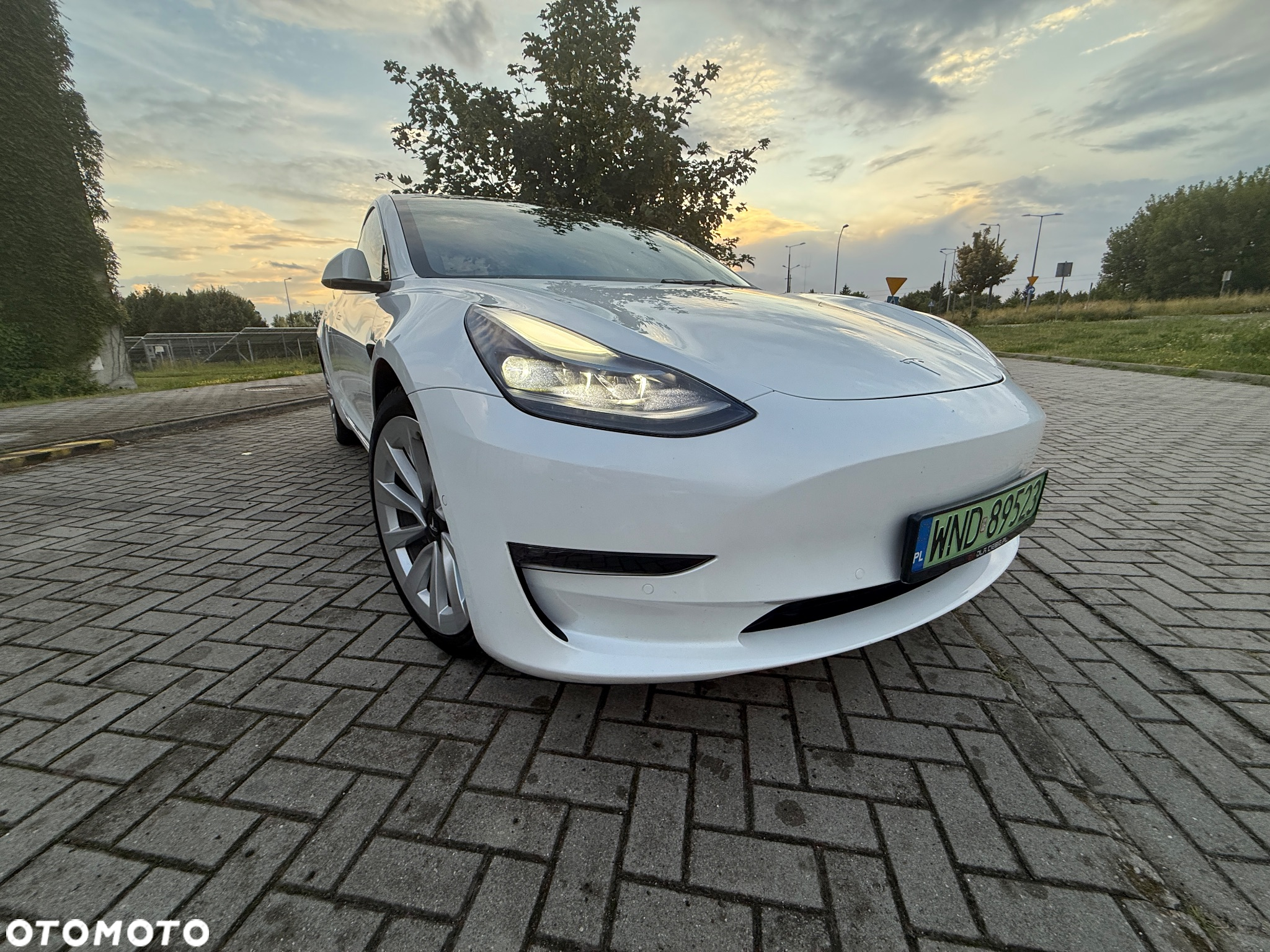 Tesla Model 3 - 8