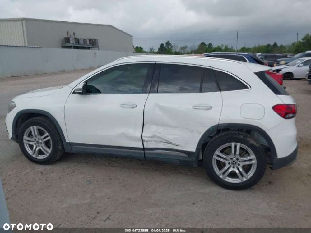 Mercedes-Benz GLA - 5