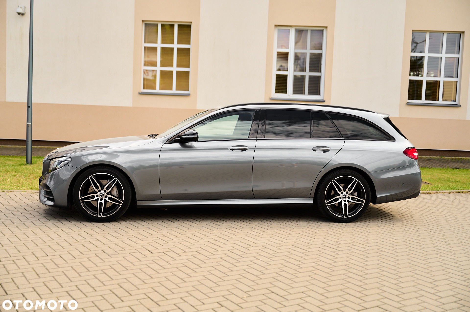 Mercedes-Benz Klasa E - 9