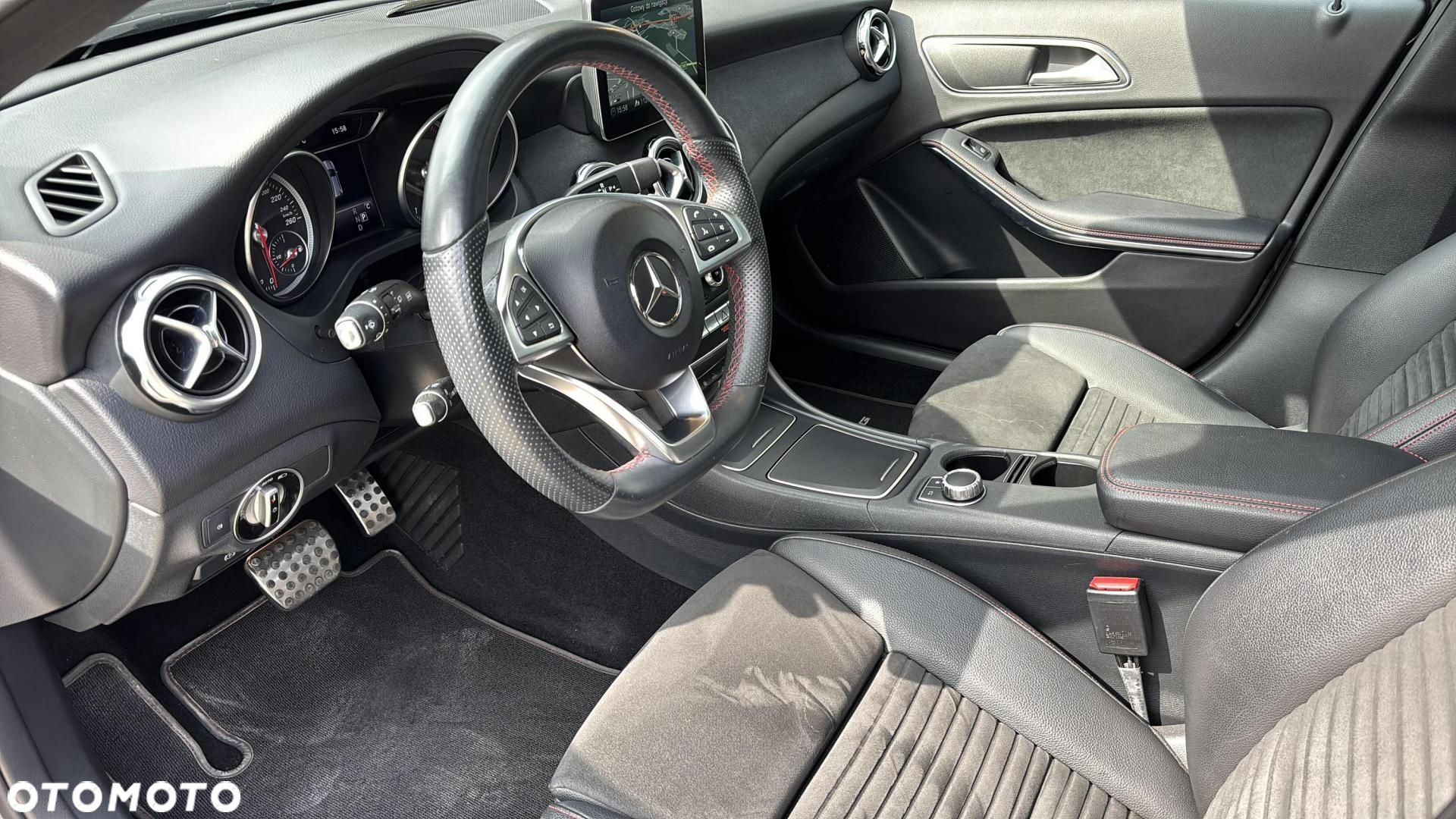Mercedes-Benz GLA - 11