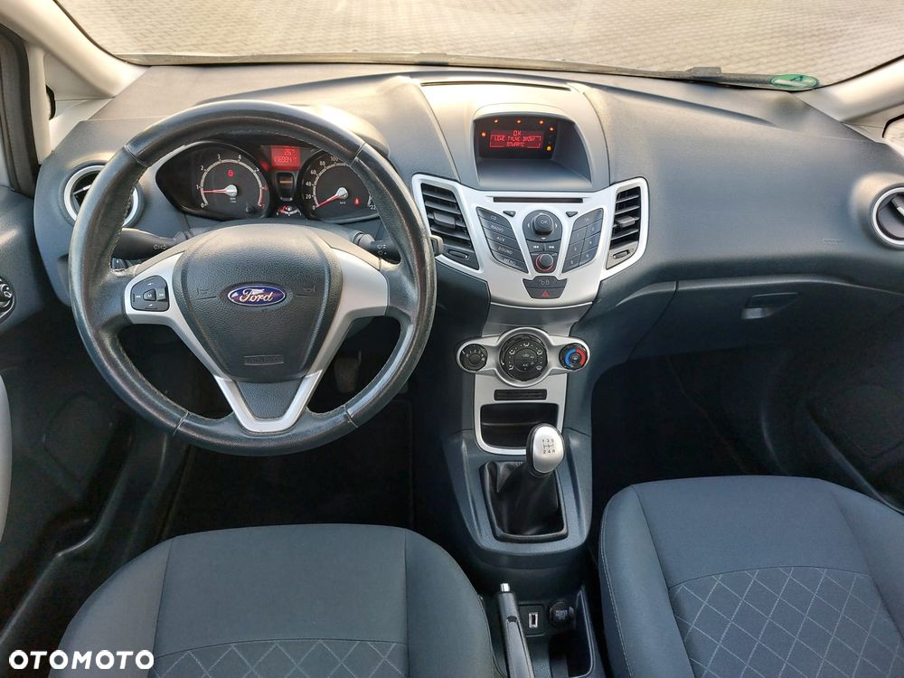 Ford Fiesta - 17