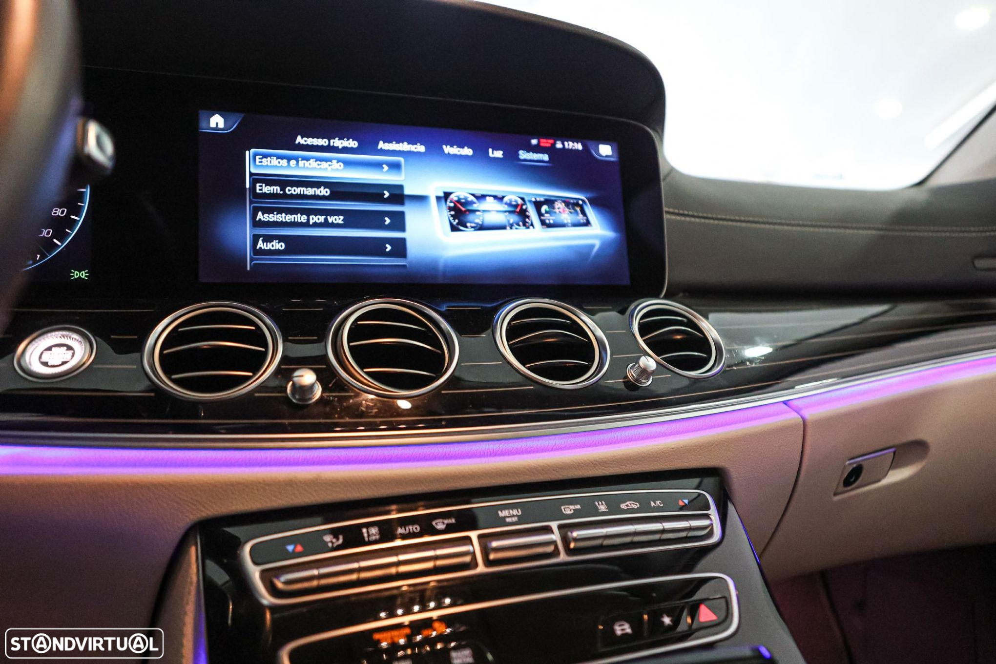 Mercedes-Benz E 300 de Exclusive Line 4Matic - 32