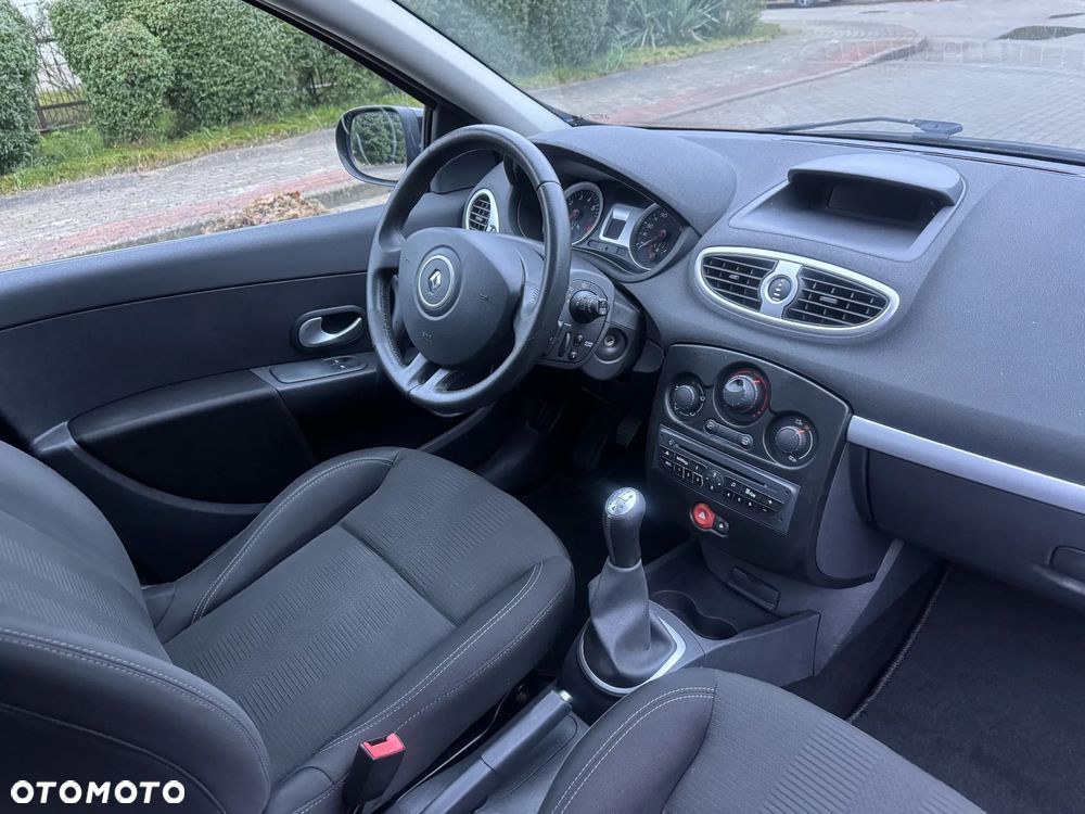 Renault Clio 1.2 16V 75 Expression - 7
