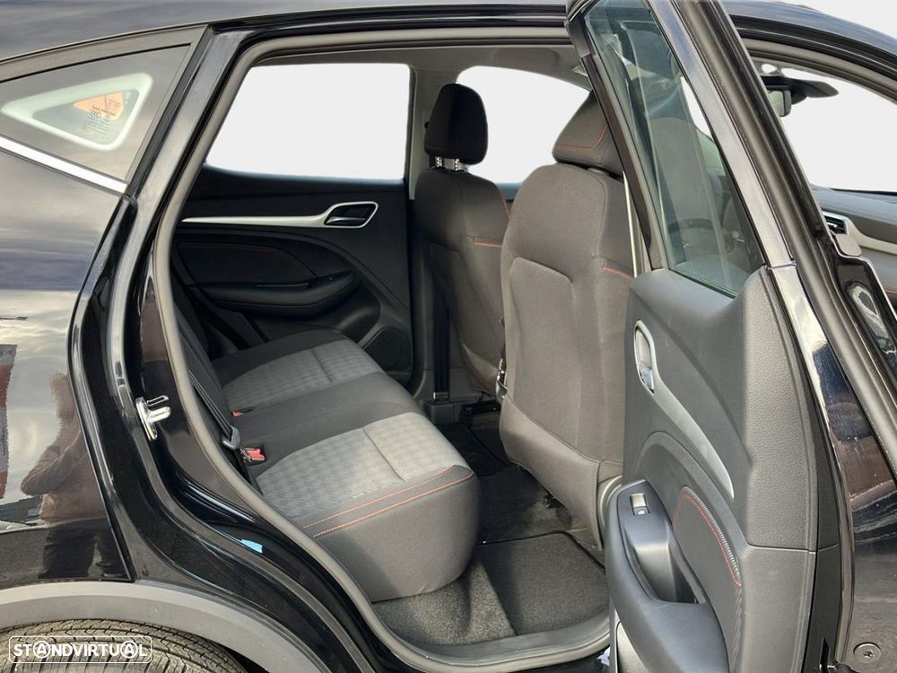 MG ZS EV 72.6 kWh Luxury OBC 11 kW - 19