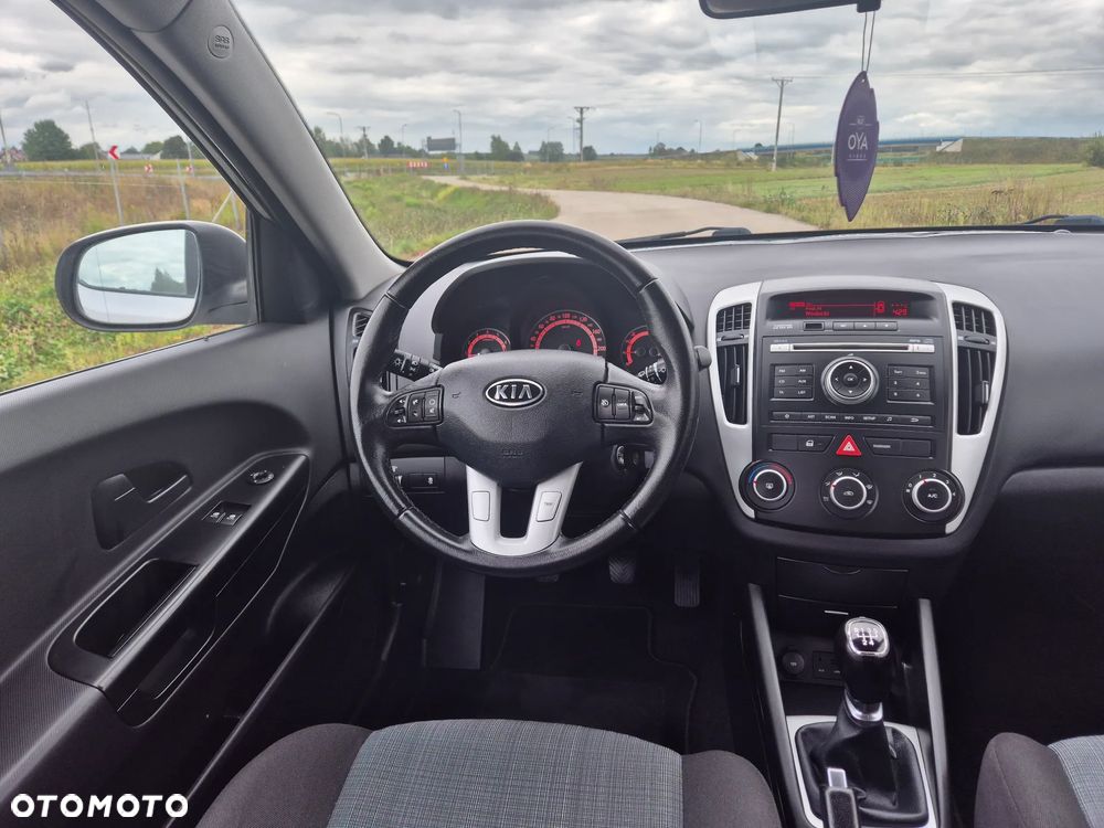 Kia Ceed 1.4 CVVT Attract - 3