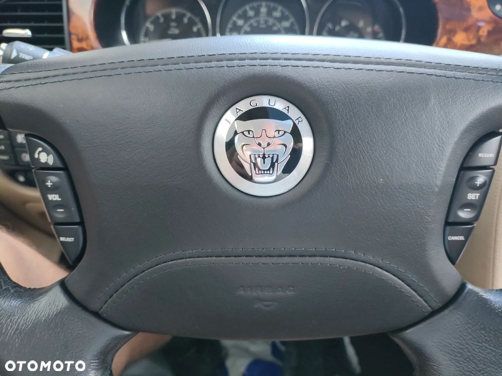 Jaguar XJ XJ8 4.2 Executive - 29