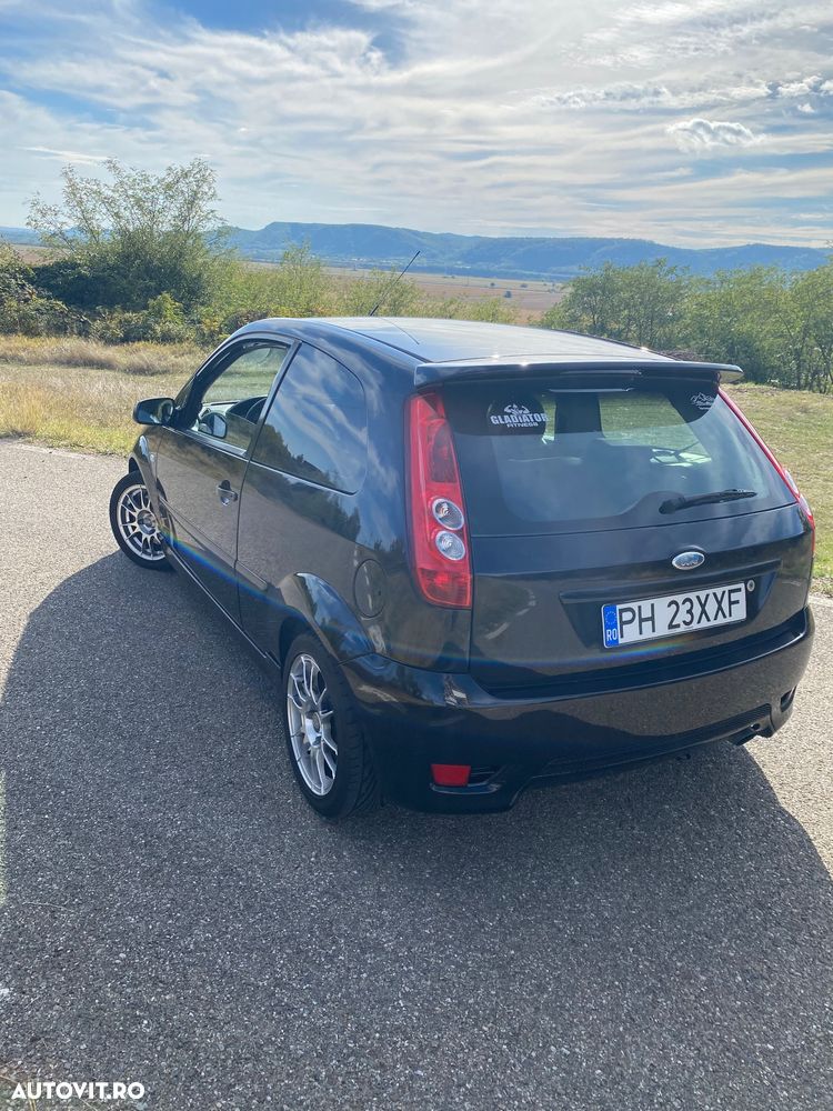 Ford Fiesta - 2