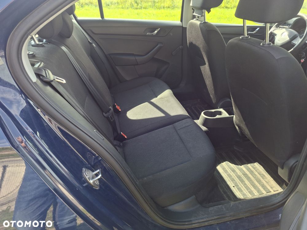 Skoda RAPID 1.2 TSI Ambition - 6