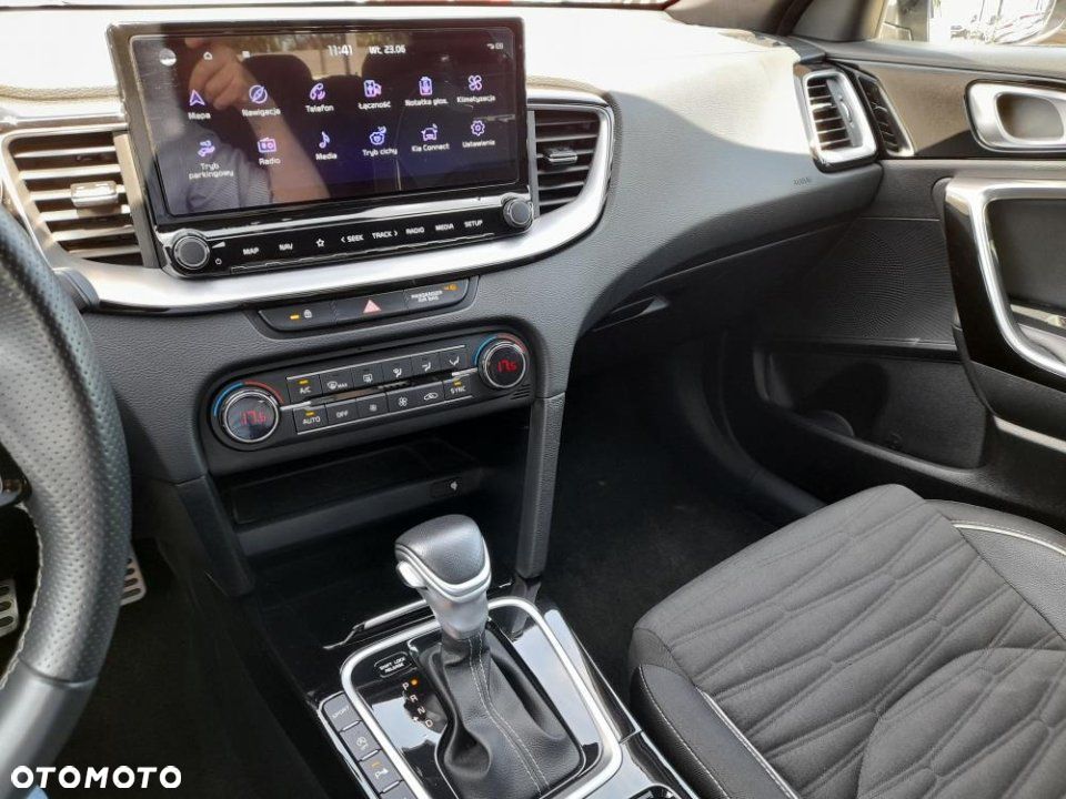Kia ProCeed - 16