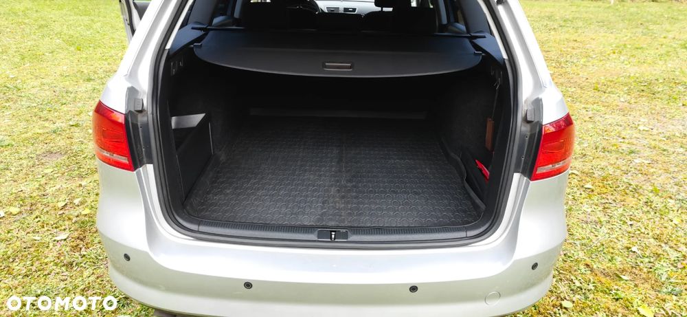 Volkswagen Passat - 8