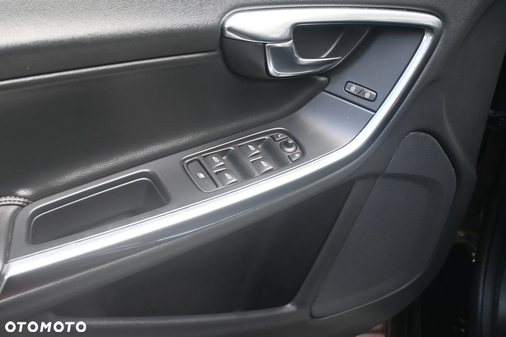 Volvo V60 D2 Drive-E Dynamic Edition (Kinetic) - 31