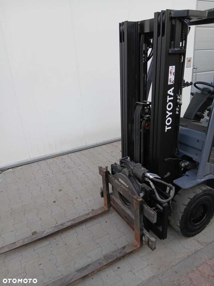 Toyota jak NOWY 4,3m TRIPLEX obrotnica 200 wózków na stanie DEALER - 5