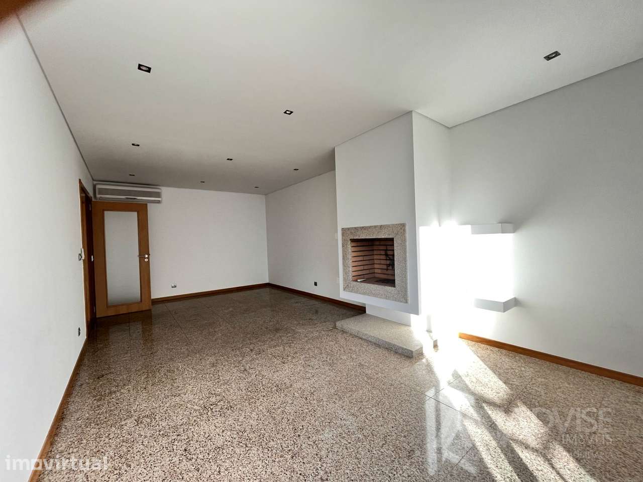 Apartamento T2 Arrendamento em Viseu,Viseu - Grande imagem: 2/16