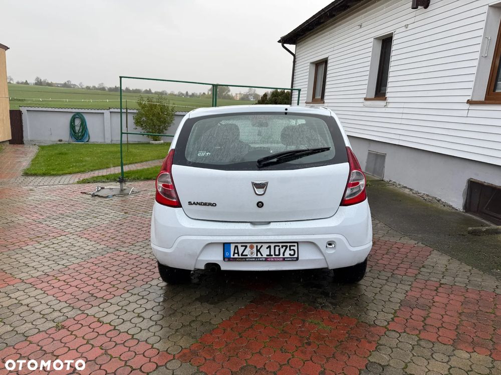 Dacia Sandero 1.2 16V Laureate II - 8