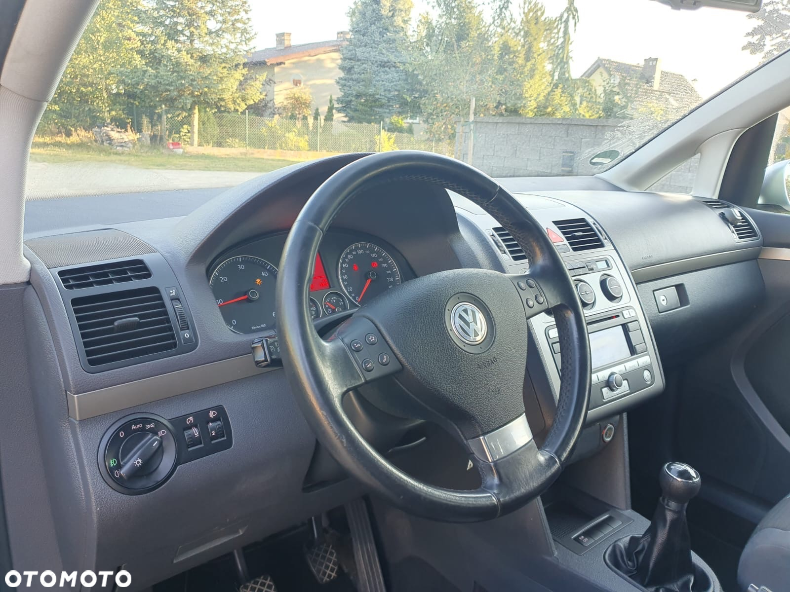 Volkswagen Touran 2.0 TDI DPF United - 11